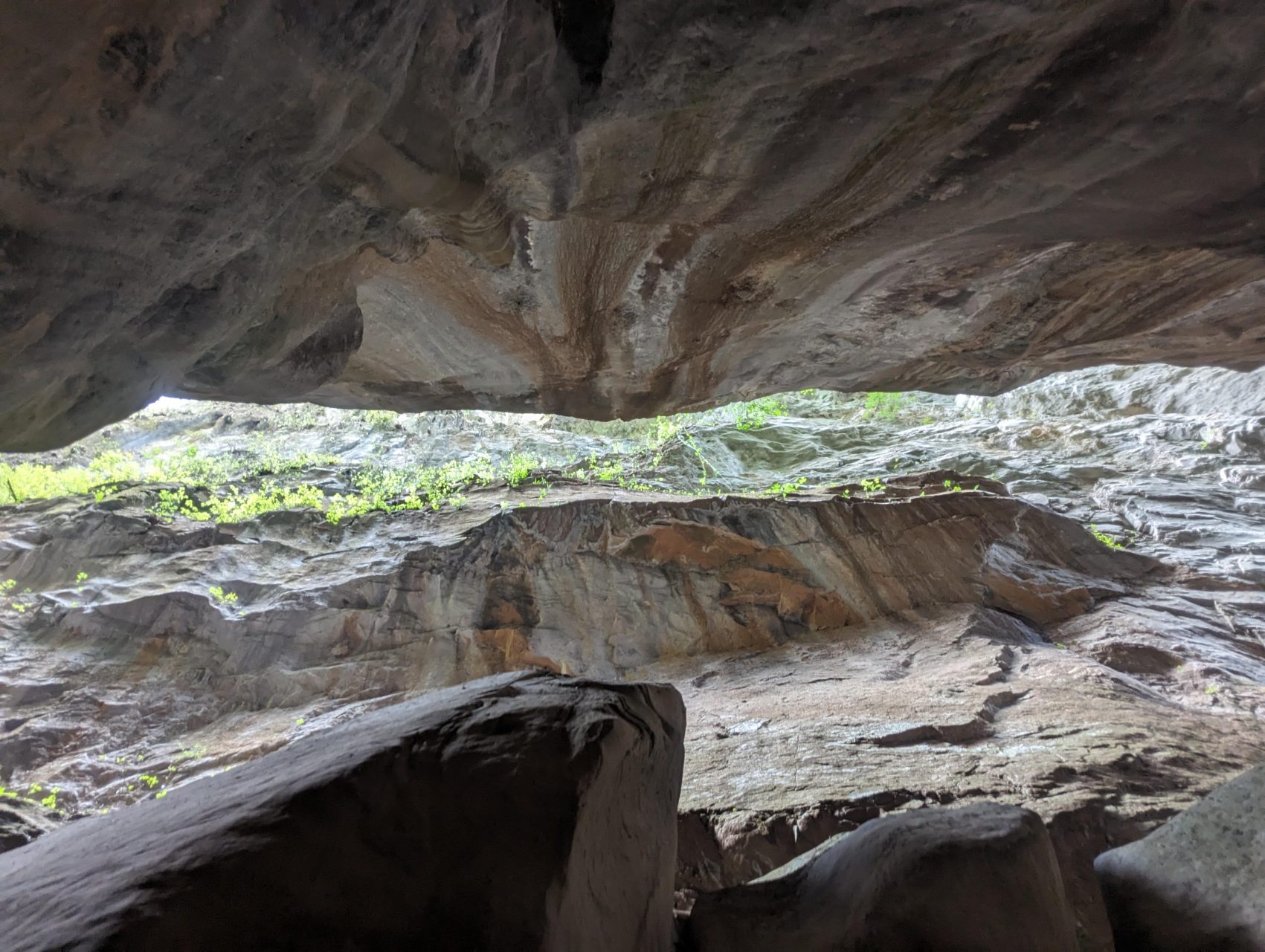 Cueva de los muros del Cañón del Infiernillo.