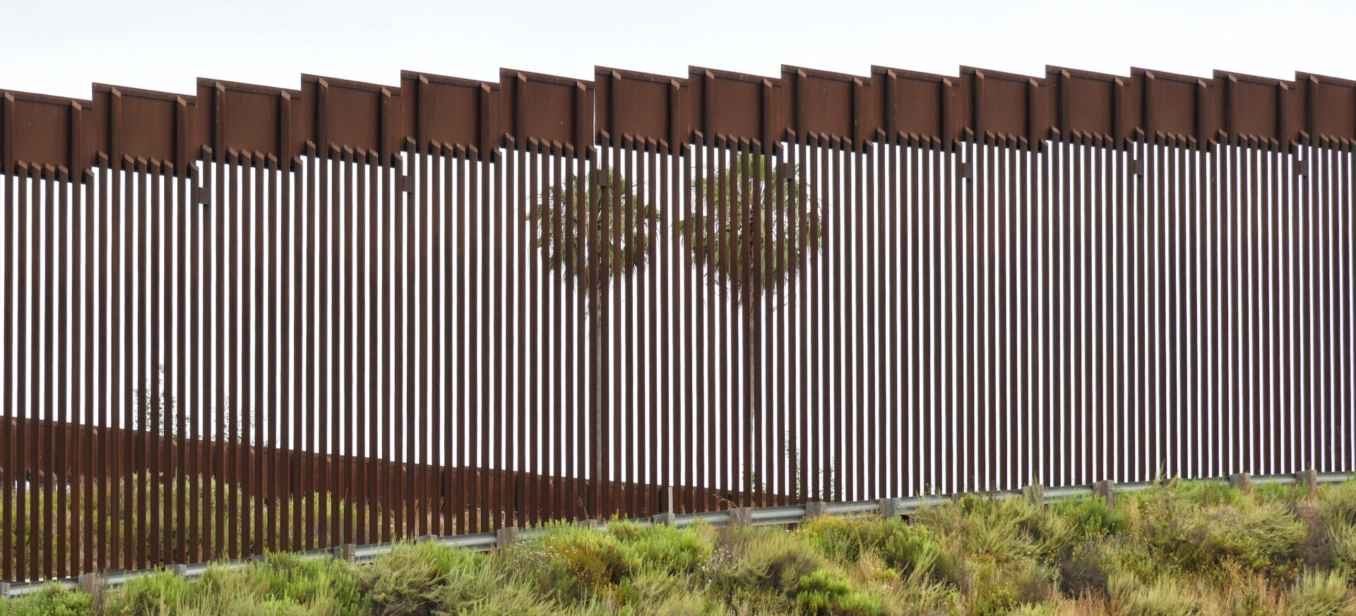 muro fronterizo en CBX Tijuana San Diego.